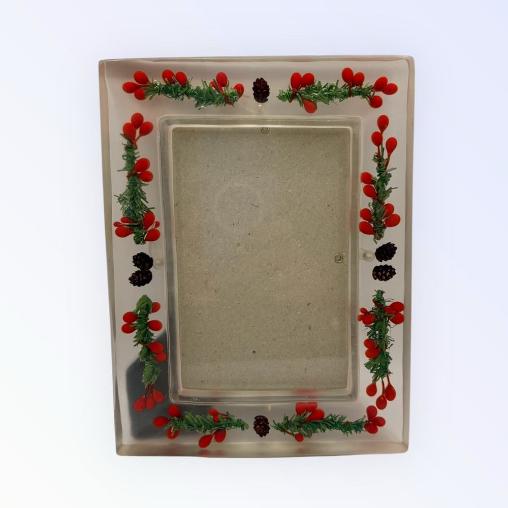 BIG SKY CARVERS 4X6 FRAME GLASS CHRISTMAS HOLLY AND‎ PINE CONES
